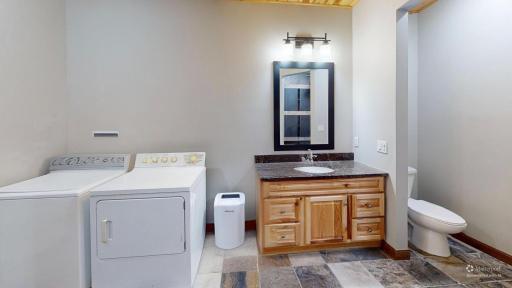 25395-County-Highway-6-Bathroom-Defurnished 4.jpg