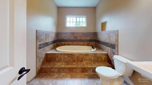 25395-County-Highway-6-Bathroom-Defurnished 2.jpg