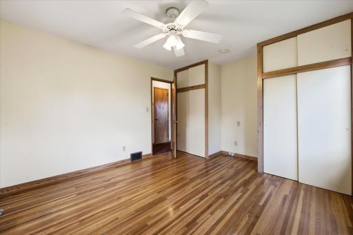 5625 Hillsview Rd. - bedroom 1 closets.jpg