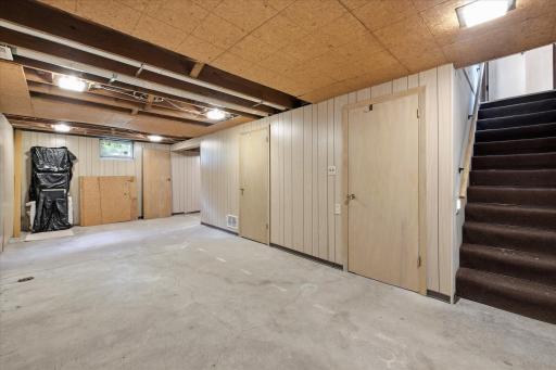 5625 Hillsview Road, Minneapolis, MN 55430