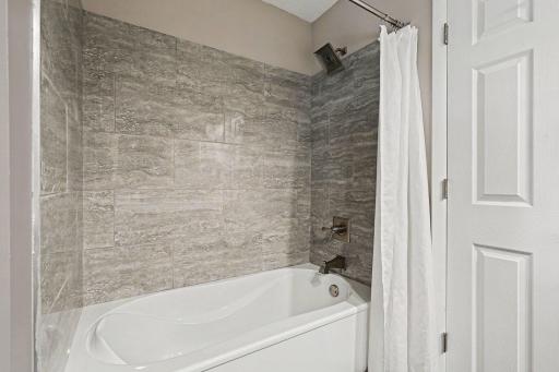 1463 Trollhagen Drive NE, Minneapolis, MN 55421