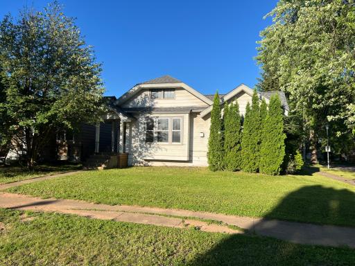 2630 3rd Avenue E, Hibbing, MN 55746