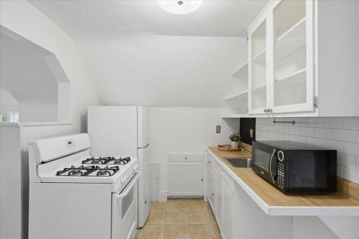 1070 Bradley Street, Saint Paul, MN 55130