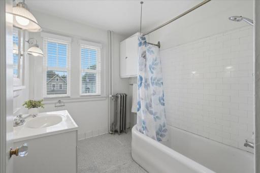 1070 Bradley Street, Saint Paul, MN 55130