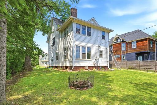 1070 Bradley Street, Saint Paul, MN 55130