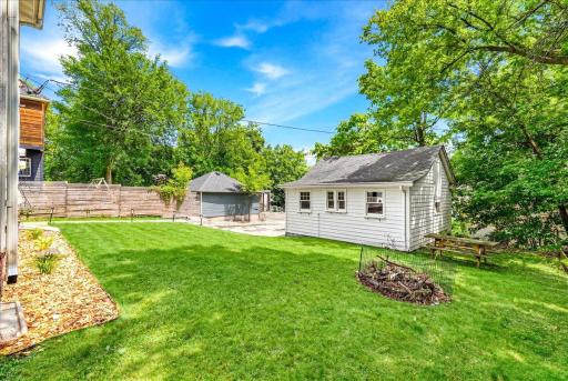 1070 Bradley Street, Saint Paul, MN 55130