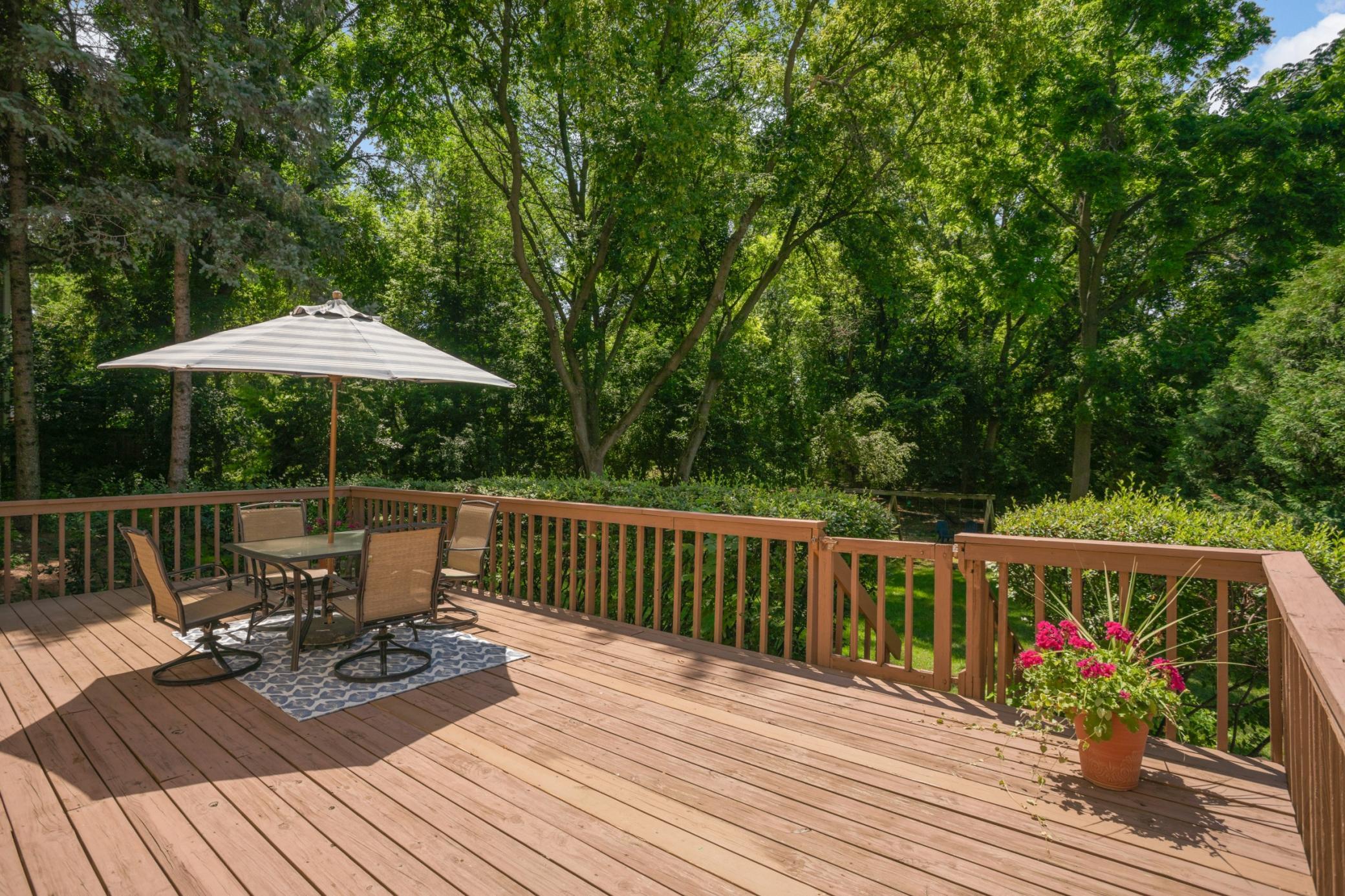 Gorgeous mature trees give privacy.