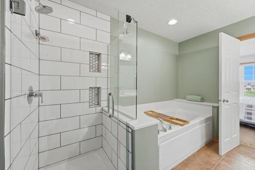 luxury shower tub 14623 Victor Hugo Blvd, 1, Hugo, MN 55038.jpg