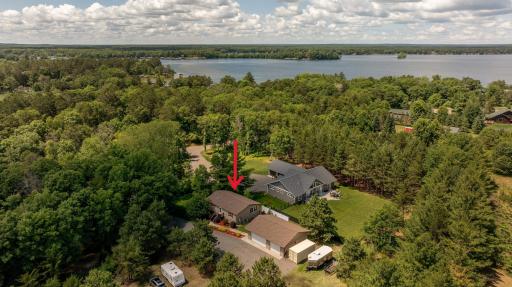 Perfect location in the Sandcrest community ~ walking distance to the boat ramp and beach access!