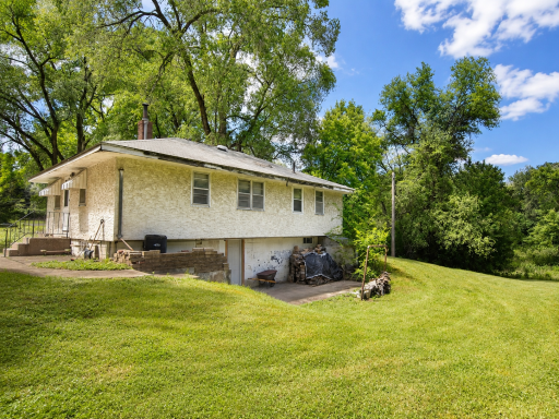 7722 Babcock Trail, Inver Grove Heights, MN 55077