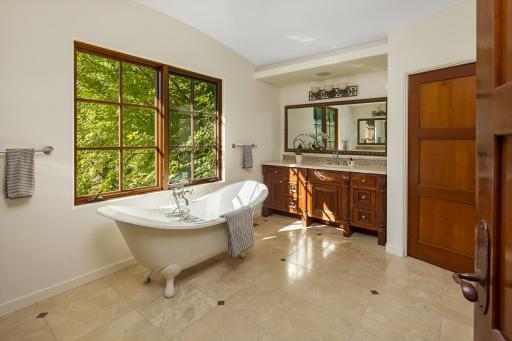 1700 Kenwood Parkway, Minneapolis, MN 55405