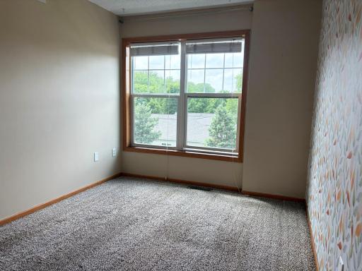 1087 Barclay Street, Saint Paul, MN 55106
