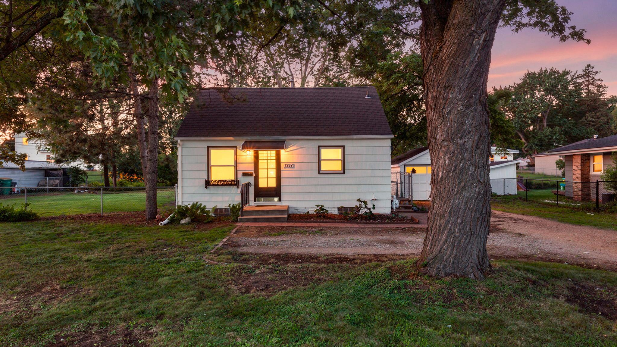1-web-or-mls-8734 Portland Ave-126_1.jpg