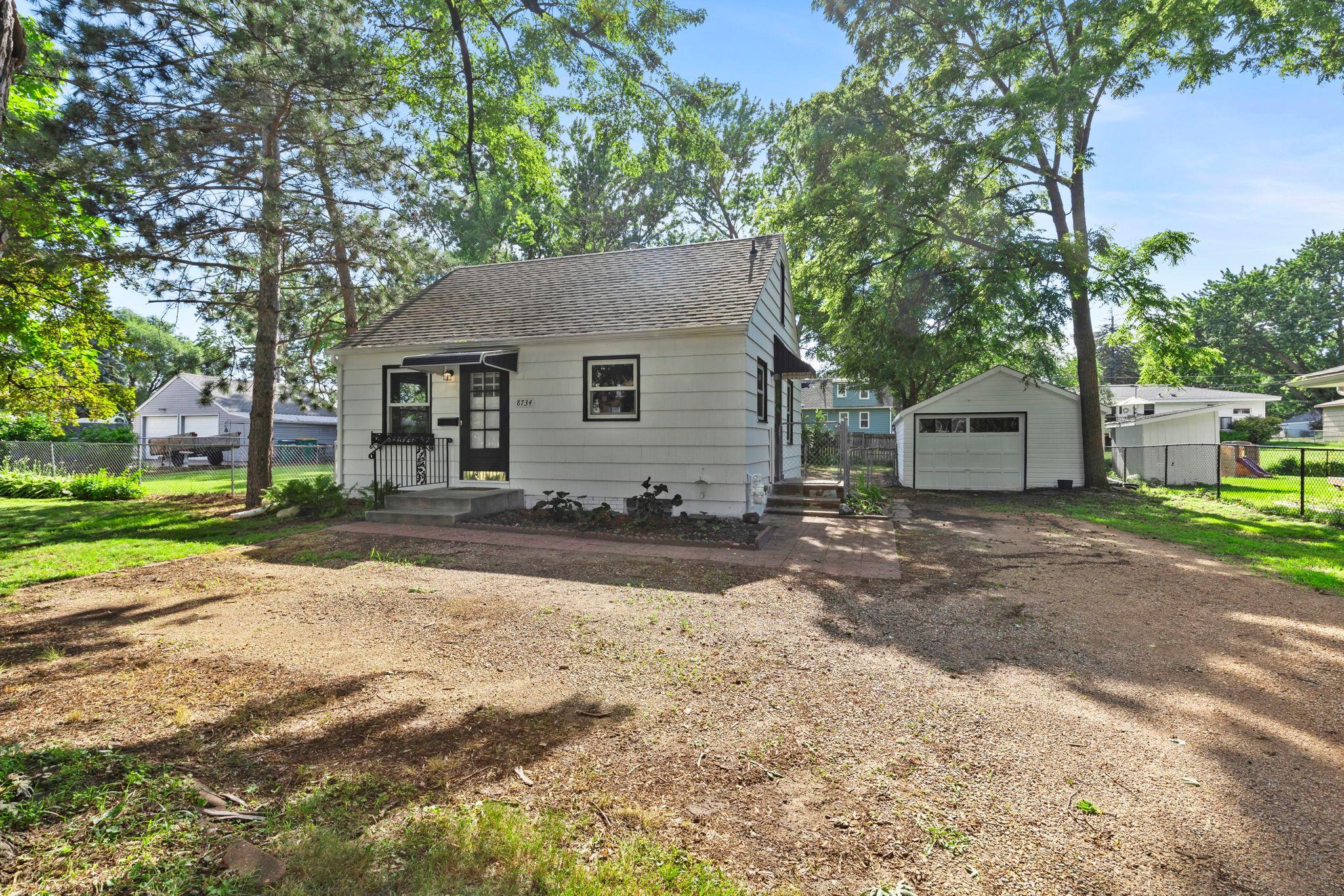 7-web-or-mls-8734 Portland Ave-7.jpg