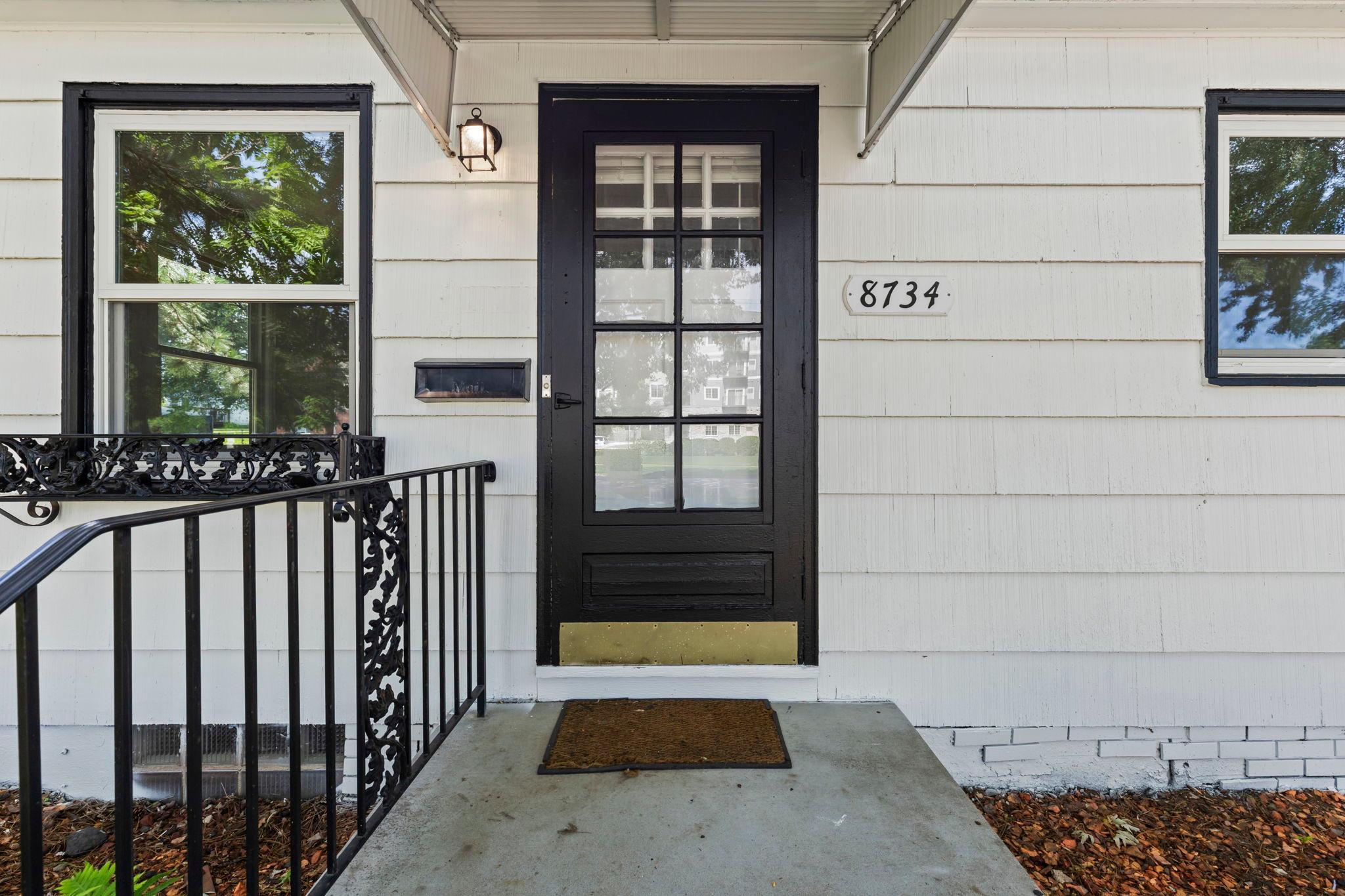 9-web-or-mls-8734 Portland Ave-30.jpg
