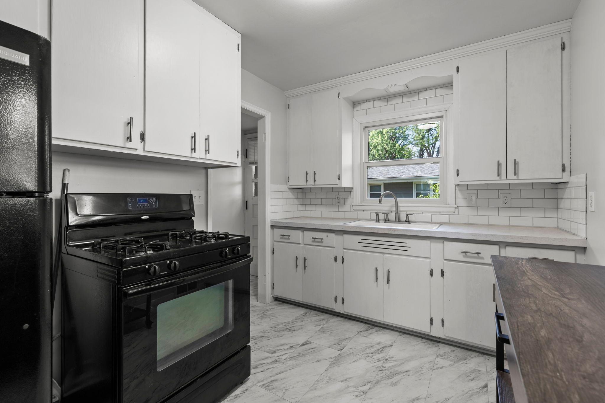 14-web-or-mls-8734 Portland Ave-36.jpg