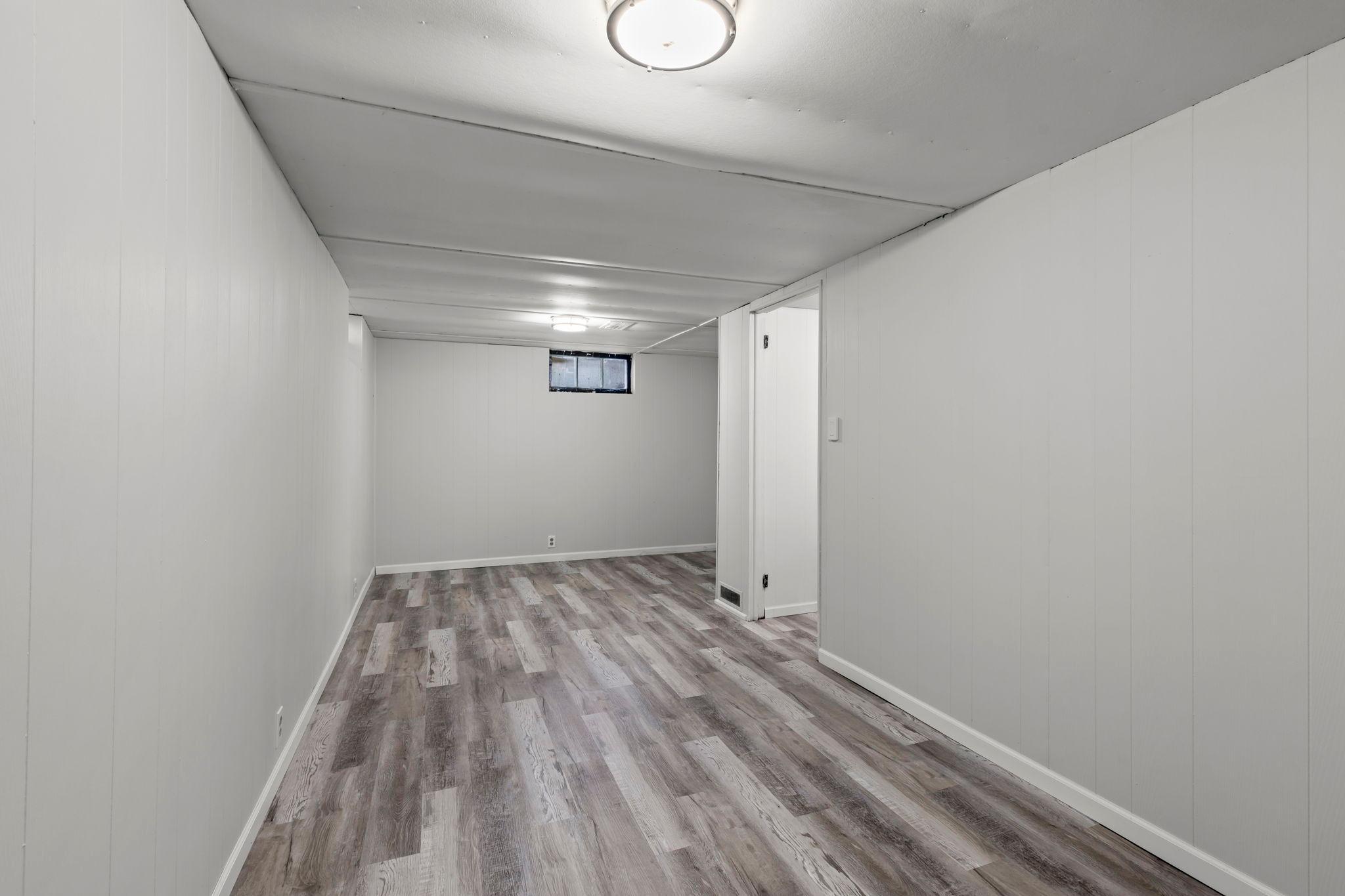 33-web-or-mls-8734 Portland Ave-105.jpg