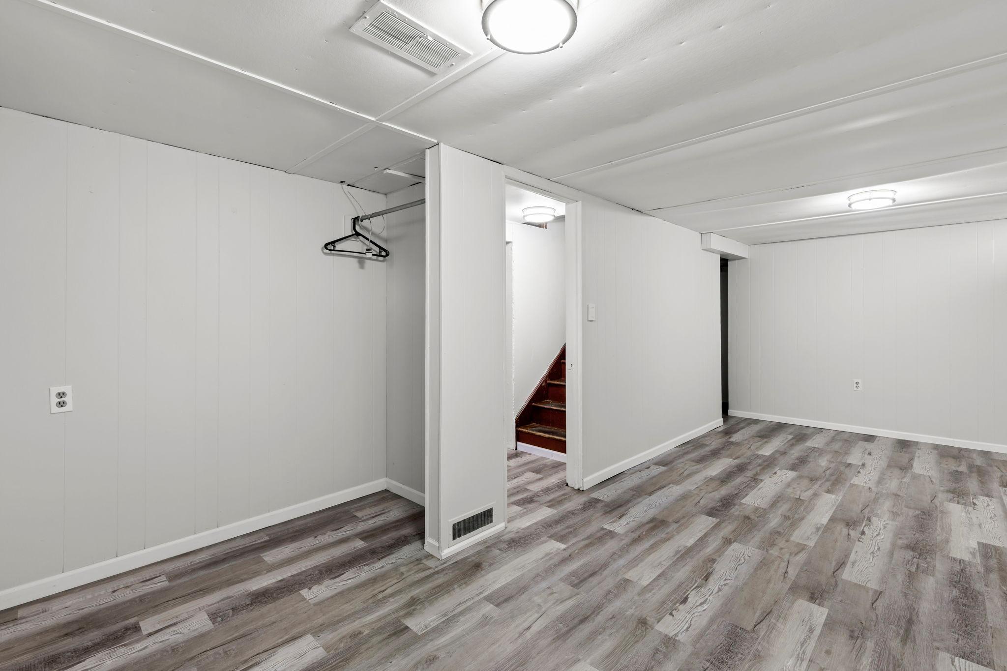32-web-or-mls-8734 Portland Ave-102.jpg