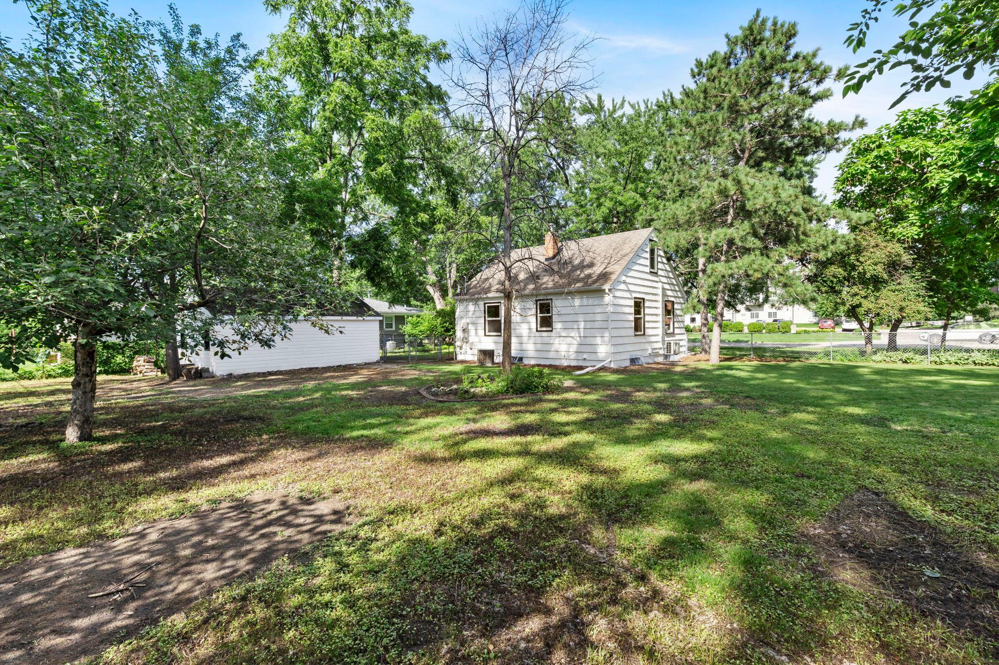 44-web-or-mls-8734 Portland Ave-19.jpg