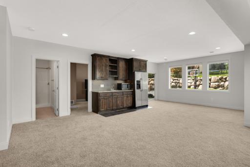 Great bar area for entertaining!