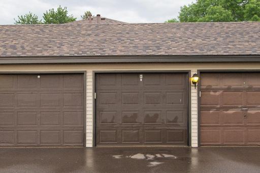 One-stall detached garage in set of garages