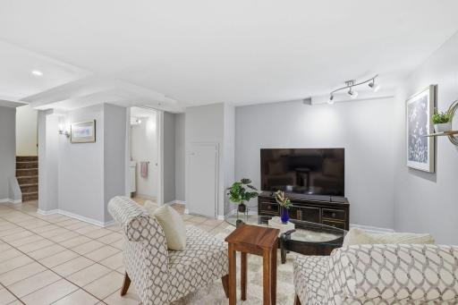 4011 Grimes Avenue S, Edina, MN 55416
