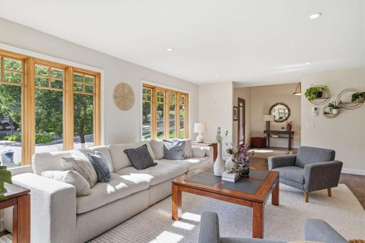 4011 Grimes Avenue S, Edina, MN 55416