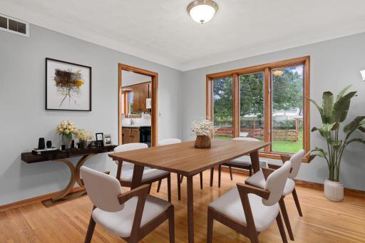 Virtually staged dining room