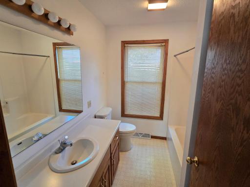 735 10th Avenue S, Waite Park, MN 56387
