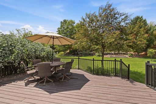 Nice Flat Lot With Walkout Deck - Maintenance Free Rail