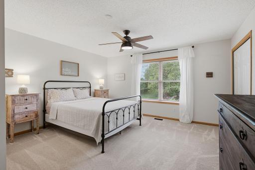 45-web-or-mls-14037_Avanti_Ave_Rosemount_004.jpg