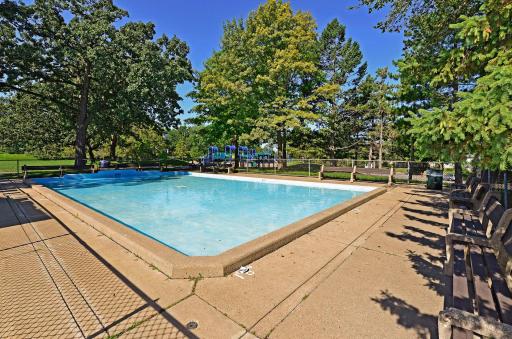 Walk to nearby Waite Park to recreate or cool off. Columbia Golf Course is just a few blocks away.