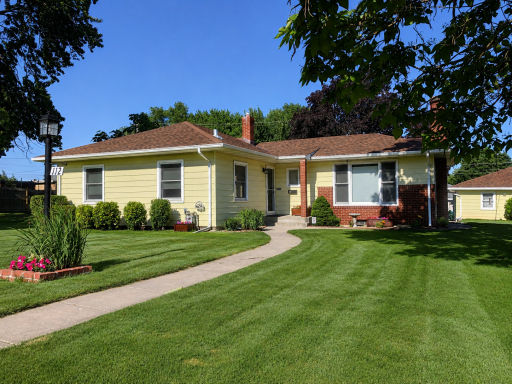 Welcome Home! New Roof PLUS Low Maintenence Steel & Brick Siding.