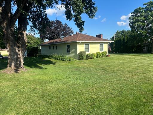 Large & Sunny 80 Foot West Facing Flat Front Yard - No Weeds Here!