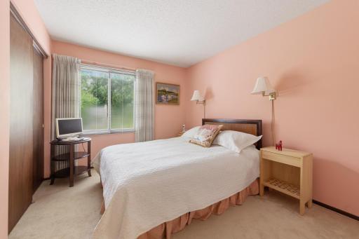 12108 Red Oak Court S, Burnsville, MN 55337