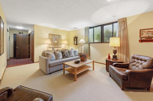 12108 Red Oak Court S, Burnsville, MN 55337