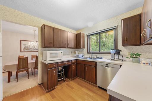 12108 Red Oak Court S, Burnsville, MN 55337