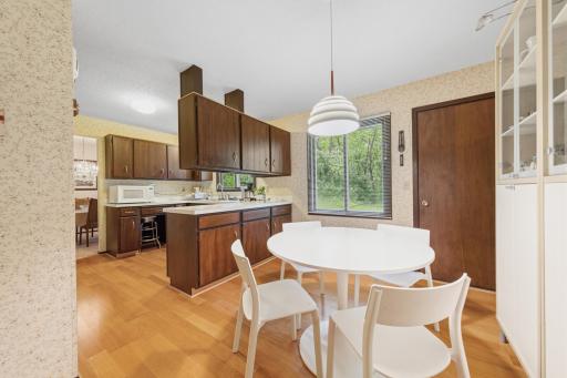 12108 Red Oak Court S, Burnsville, MN 55337