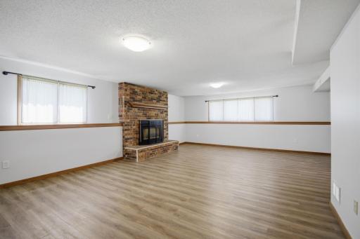 717 Colonial Circle, Faribault, MN 55021