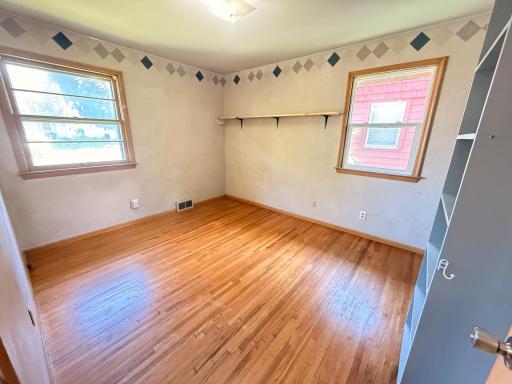 2022 Hyacinth Avenue E, Saint Paul, MN 55119