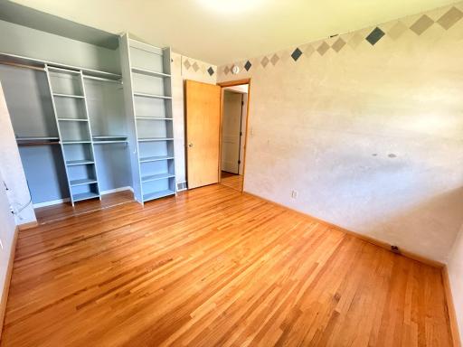 2022 Hyacinth Avenue E, Saint Paul, MN 55119