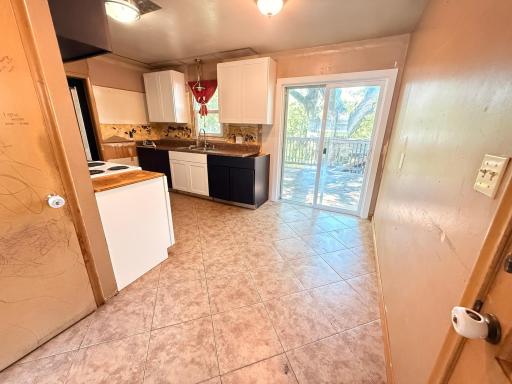 2022 Hyacinth Avenue E, Saint Paul, MN 55119