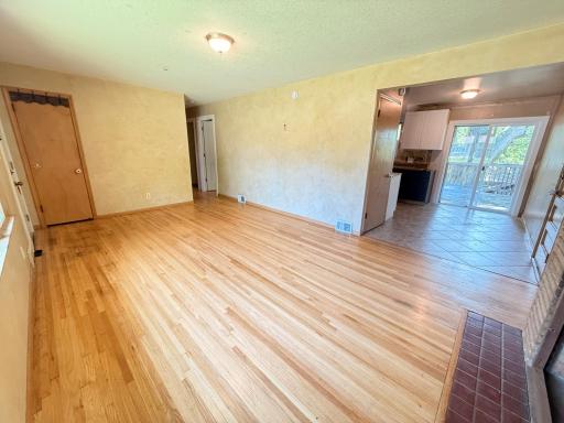 2022 Hyacinth Avenue E, Saint Paul, MN 55119