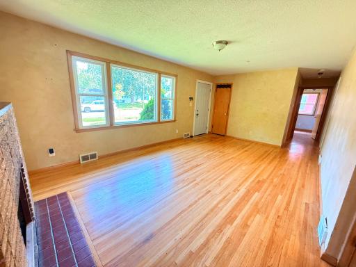 2022 Hyacinth Avenue E, Saint Paul, MN 55119