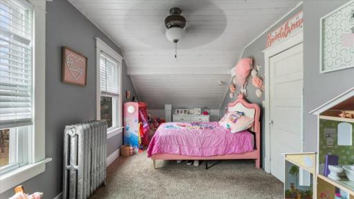 Upper Bed