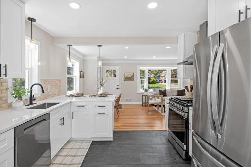 621 5th Avenue S, Hopkins, MN 55343