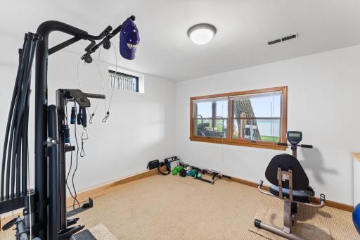 18417 Lakeview Point Drive NE, Wyoming, MN 55092