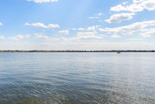 Beautiful Coon Lake - offers a short drive from the metro makes this a perfect year-round home or an amazing vacation getaway.