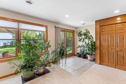 18417 Lakeview Point Drive NE, Wyoming, MN 55092