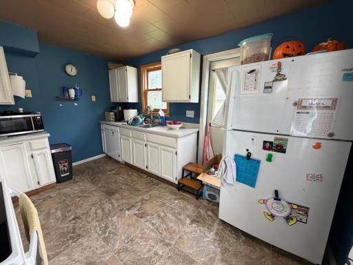 204 3rd Avenue SW, Roseau, MN 56751